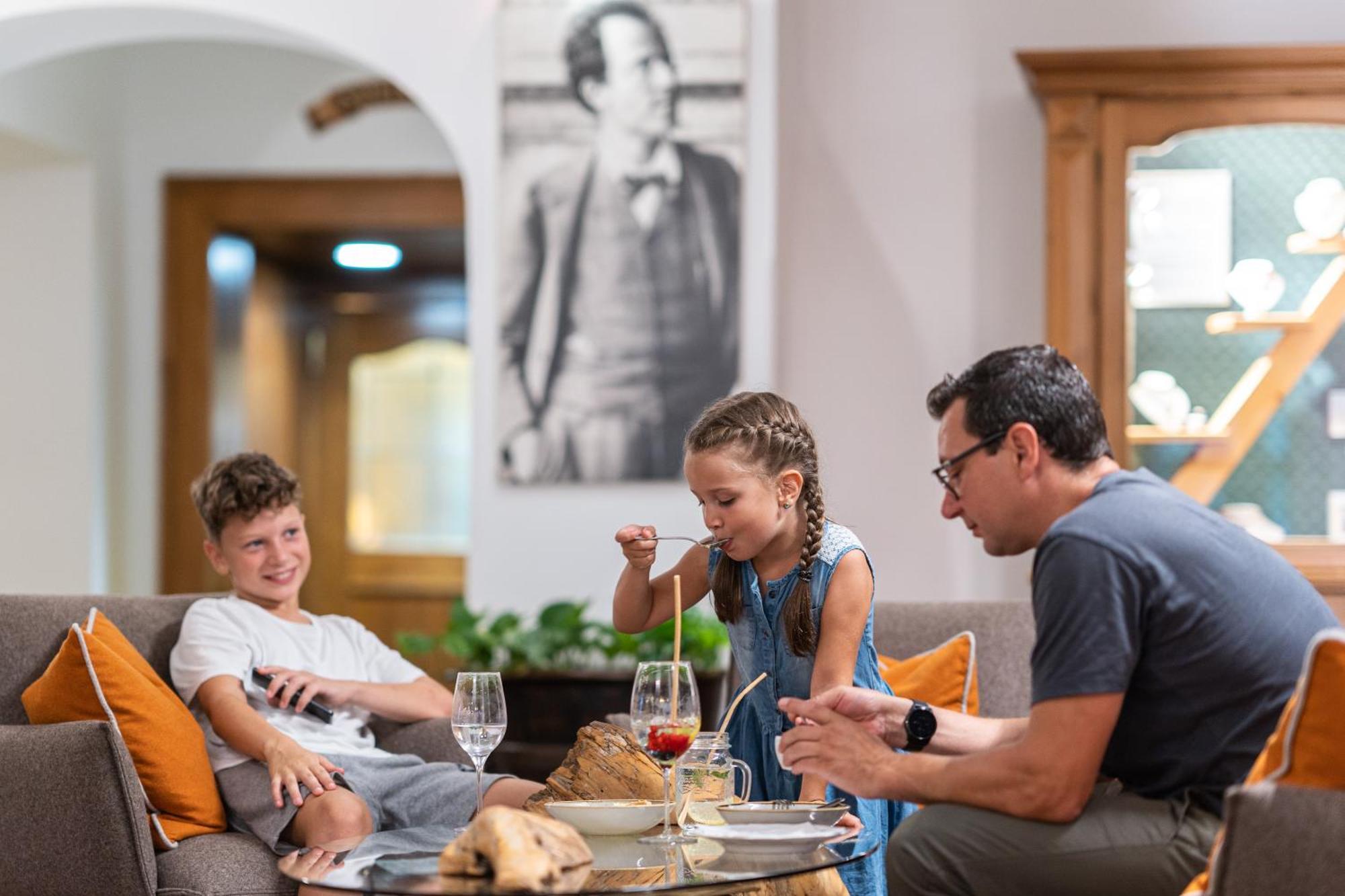 Aktivhotel Foettinger Steinbach am Attersee Bagian luar foto