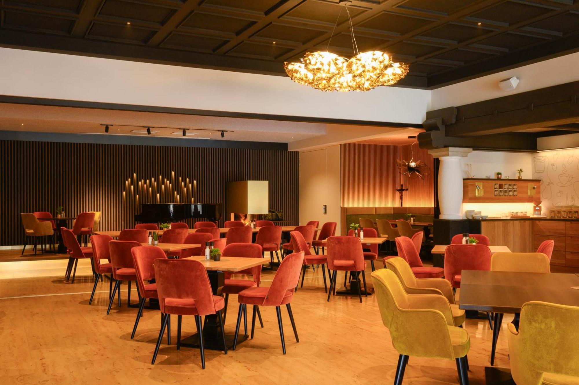 Aktivhotel Foettinger Steinbach am Attersee Bagian luar foto