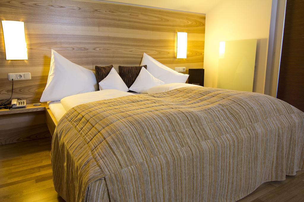 Aktivhotel Foettinger Steinbach am Attersee Bagian luar foto