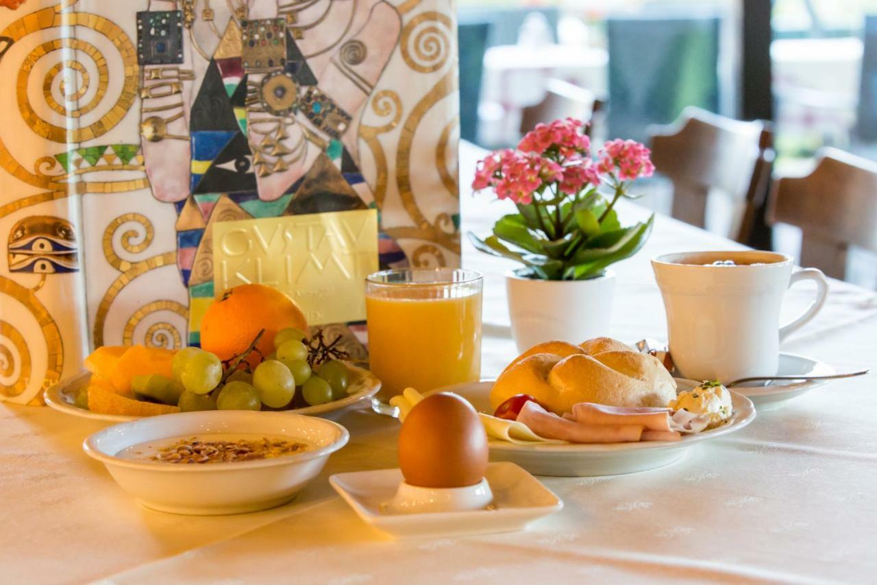 Aktivhotel Foettinger Steinbach am Attersee Bagian luar foto